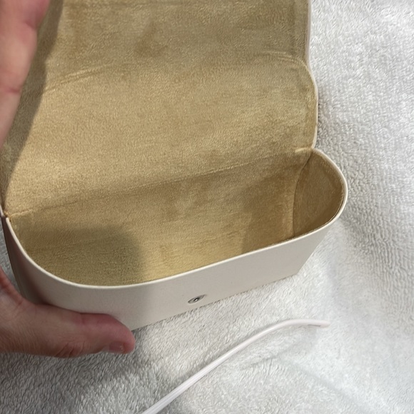 Michael Kors White Frame - Hvar- aviator stye sunglasses - Picture 7 of 10